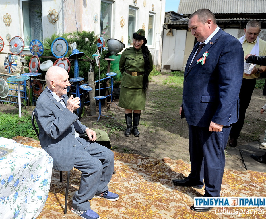Спасибо за Победу, Ераст Андреевич! В Бобруйском районе чествовали ветерана Великой Отечественной войны