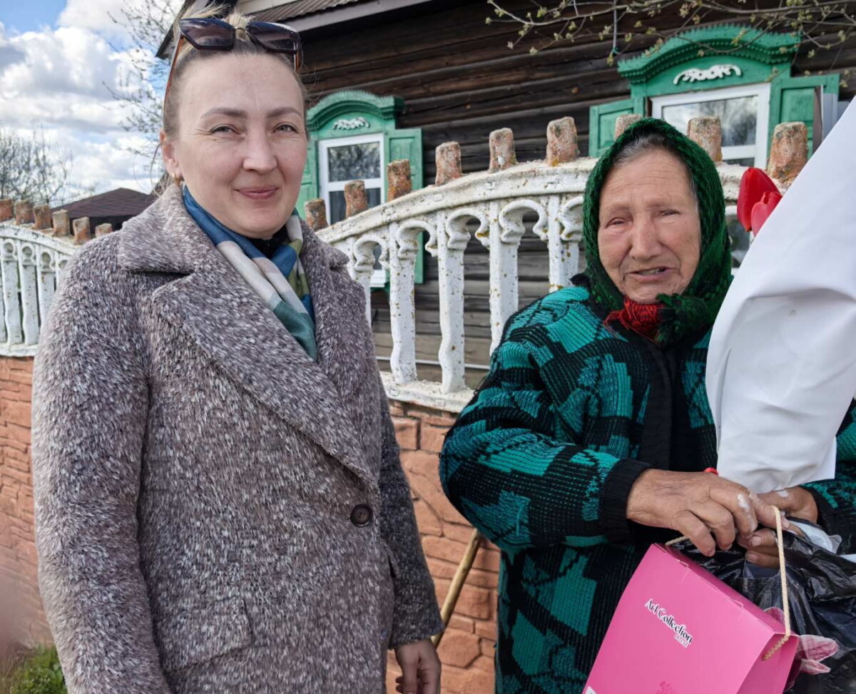 Ветерана труда Зинаиду Коваленко поздравили с 85-летним юбилеем