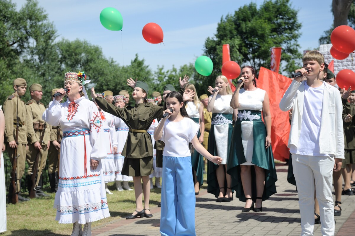«И помнит мир спасенный». В Бобруйском районе торжественно отметили годовщину освобождения от немецко-фашистских захватчиков