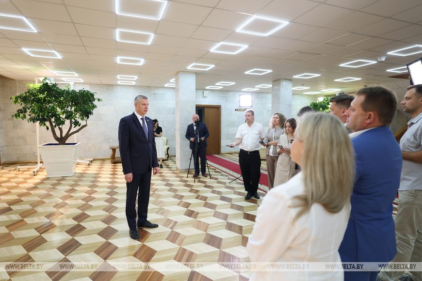 «Горячий хайп для беглой оппозиции»: Крутой – о раздутой повестке про трудовых мигрантов в Беларуси