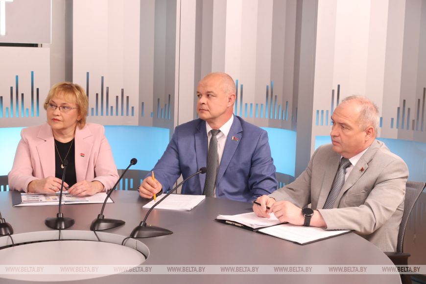 Какая поддержка предусмотрена для молодых специалистов на селе, рассказали в Минтруда