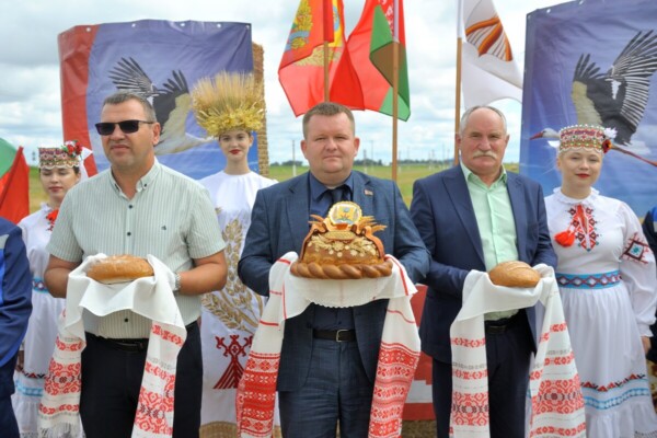 Миллион тонн зерна! Могилевщина взяла важнейший рубеж жатвы!