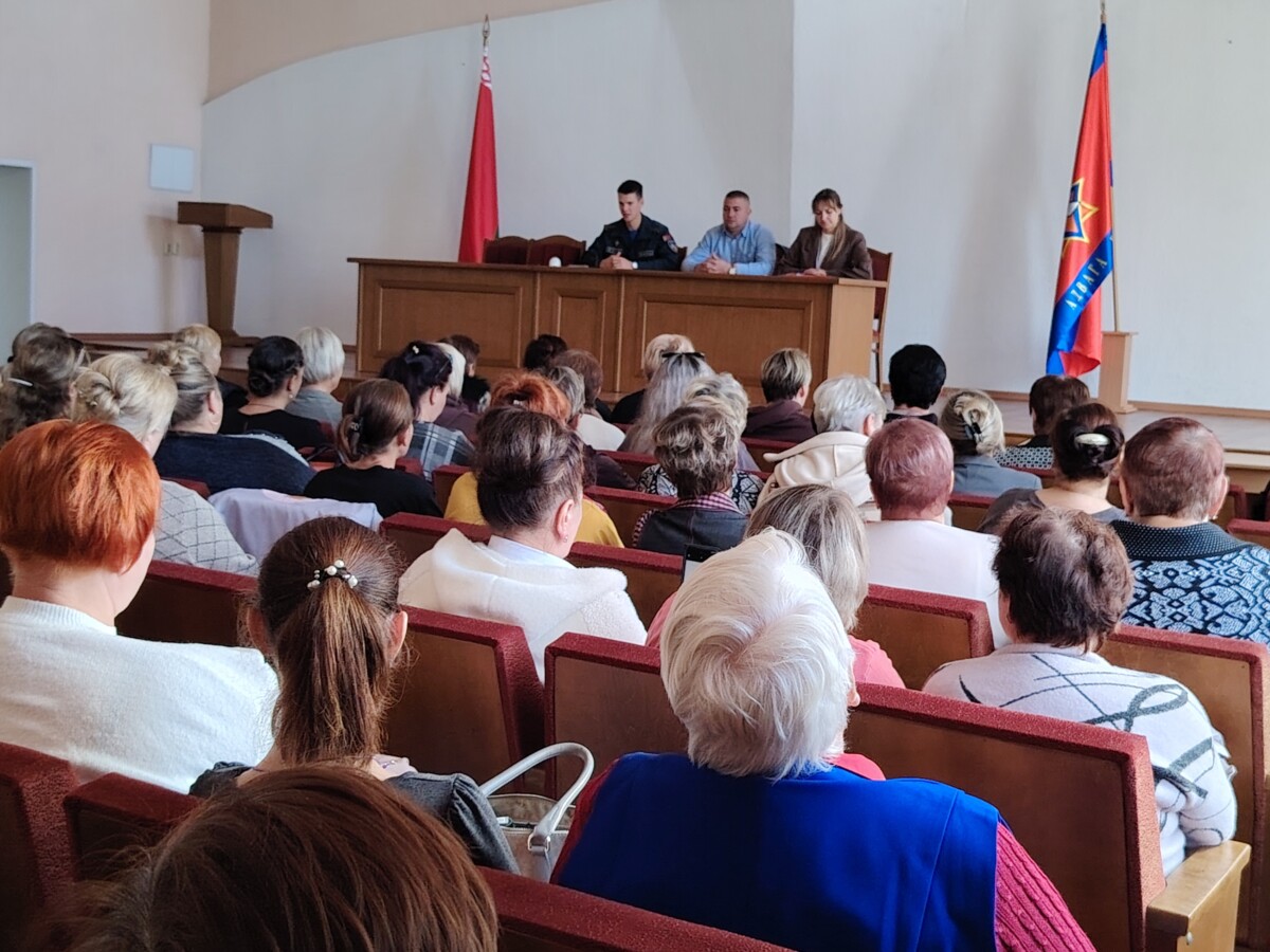 «За безопасность вместе». Обучающий семинар провели с социальными работниками