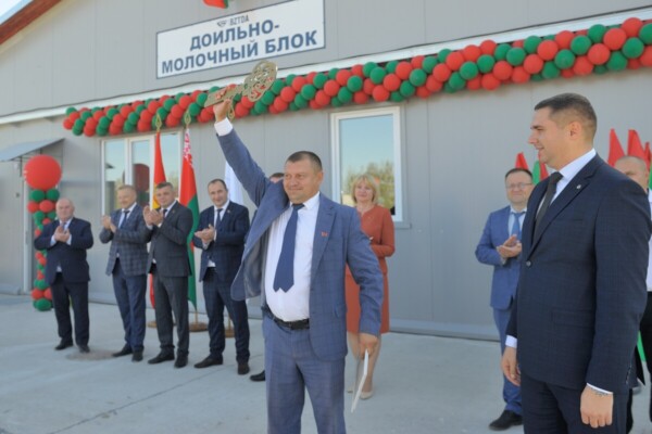 Символ  прогресса. В Бобруйском районе торжественно открыт современный молочно-товарный комплекс