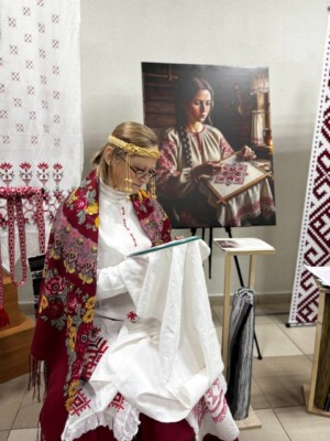 Дорога жизни Анны Тишкевич: мастерица из Глуши возрождает старинное ткачество