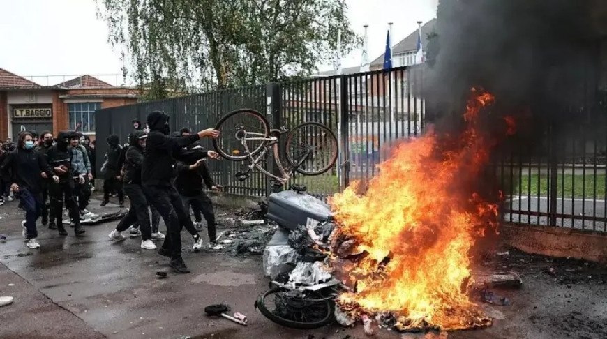Французский урок: пепел на партах как приговор политике Макрона